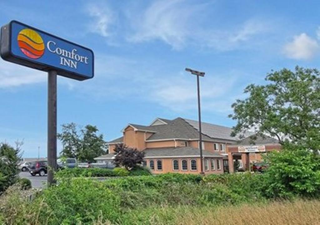 Comfort Inn Amish Country New Holland Exterior foto